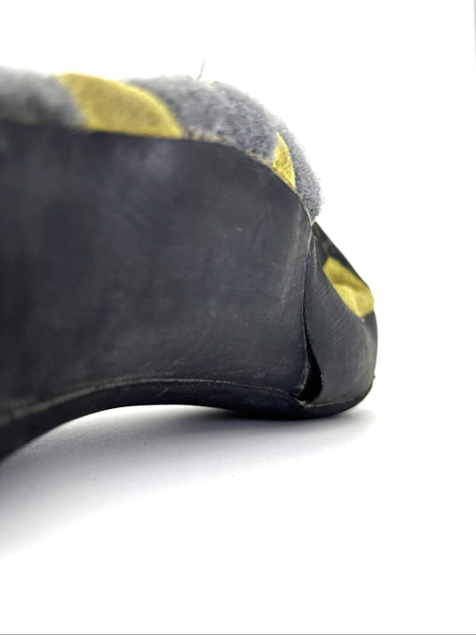 Custom - Klebearbeit