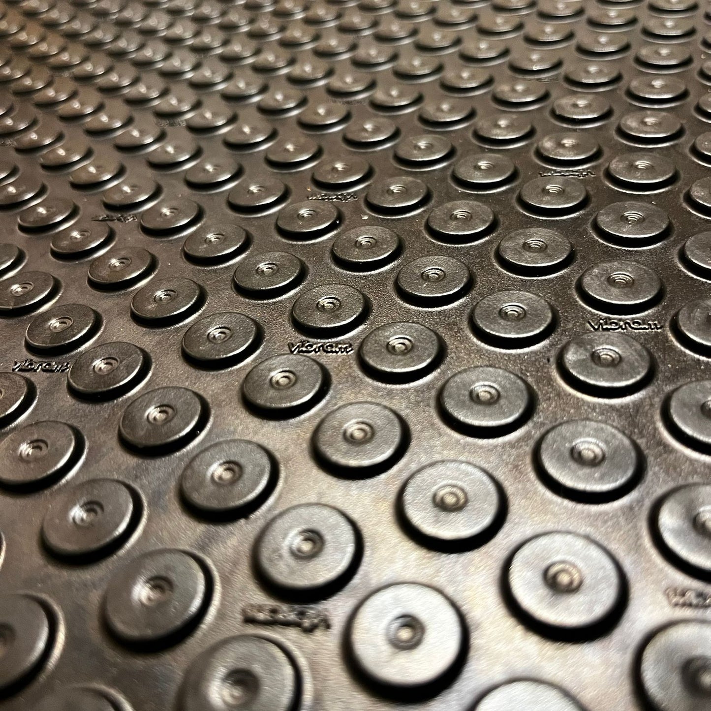 Besohlung mit Vibram Boulder