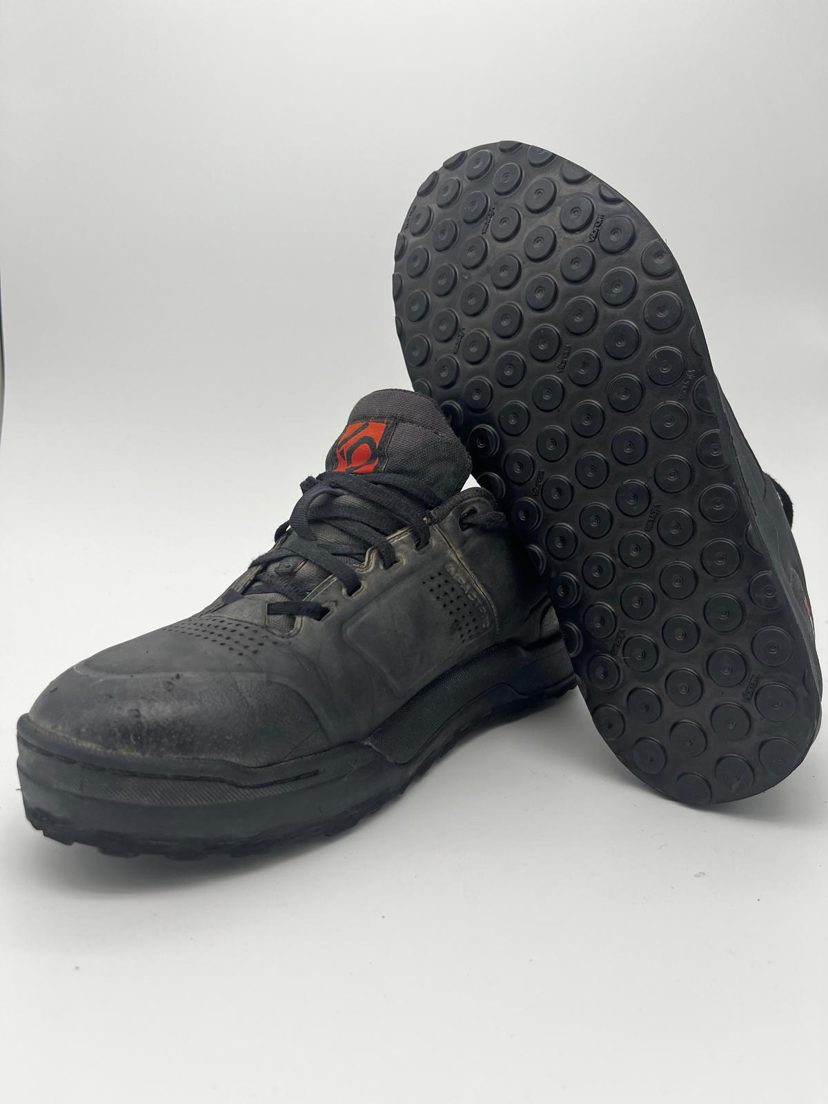 Vibram New Boulder (Wassersport- und Mountainbikeschuhe Neubesohlung)