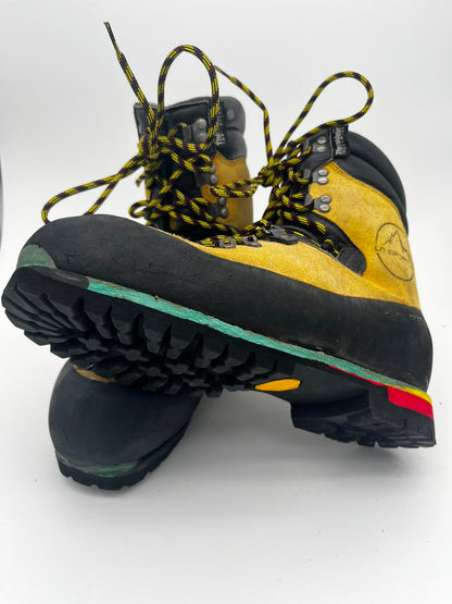 Vibram Sass Maor (Wanderschuhe Neubesohlung mit Zwischensohlenersatz)